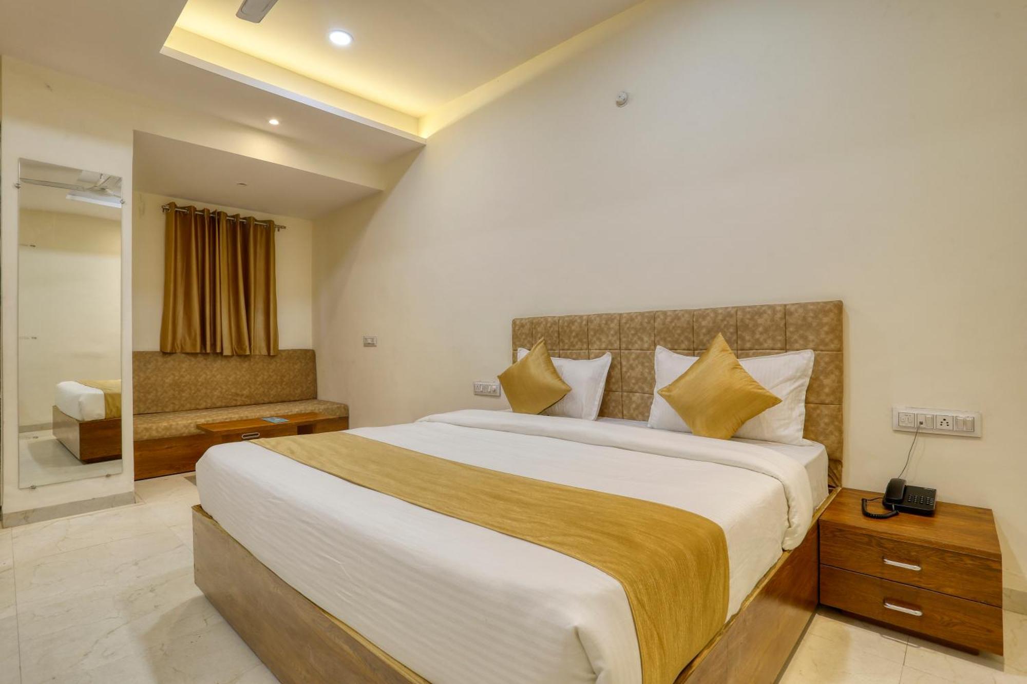 Soonstay Hotel Konark อินดอร์ ภายนอก รูปภาพ